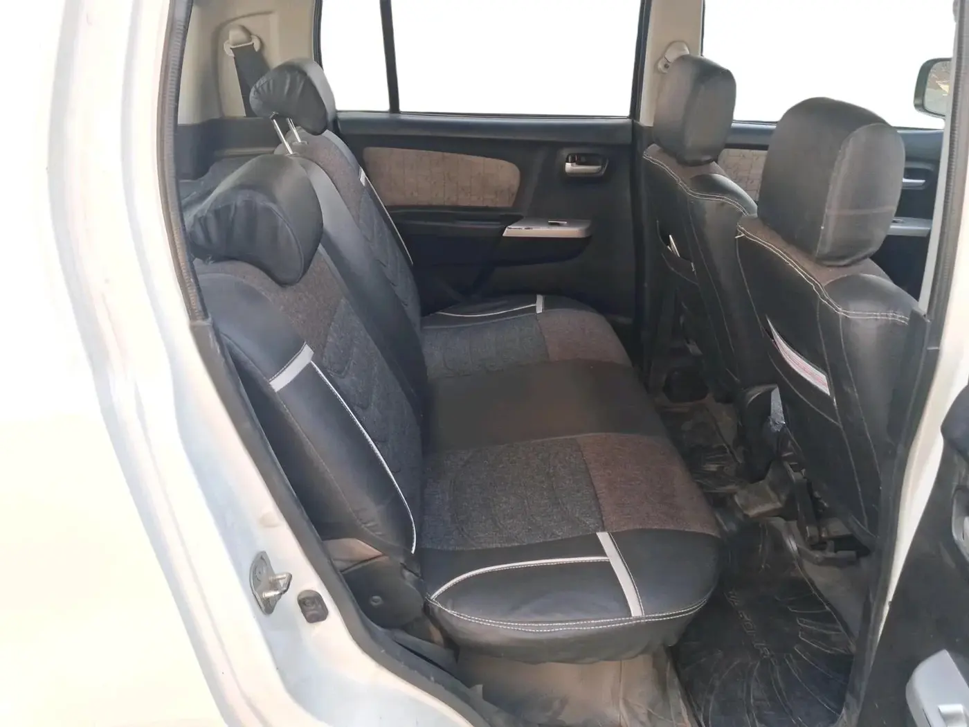 2016 Maruti Wagon R 1.0 VXI AMT, CNG, Automatic, 1,46,833 km, interior
