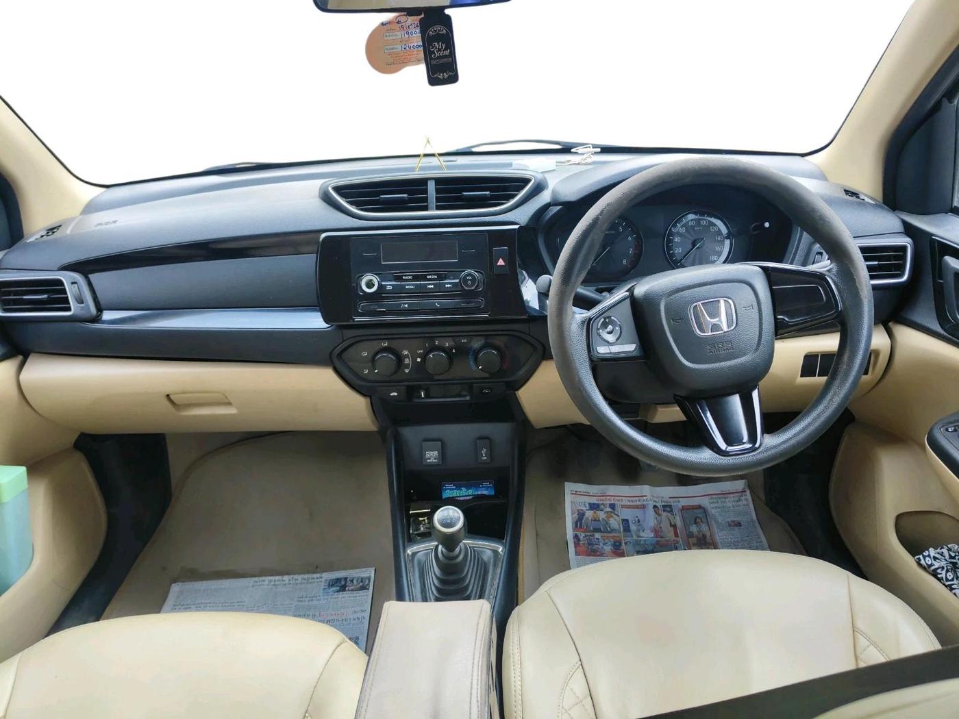 2018 Honda Amaze 1.2L I-VTEC S, Petrol, Manual, 1,20,728 km, interior