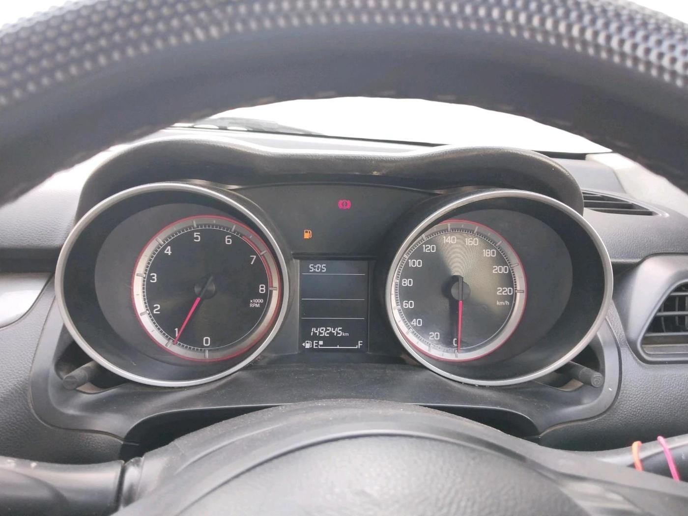 2020 Maruti Swift VXI, CNG, Manual, 1,49,245 km, interior