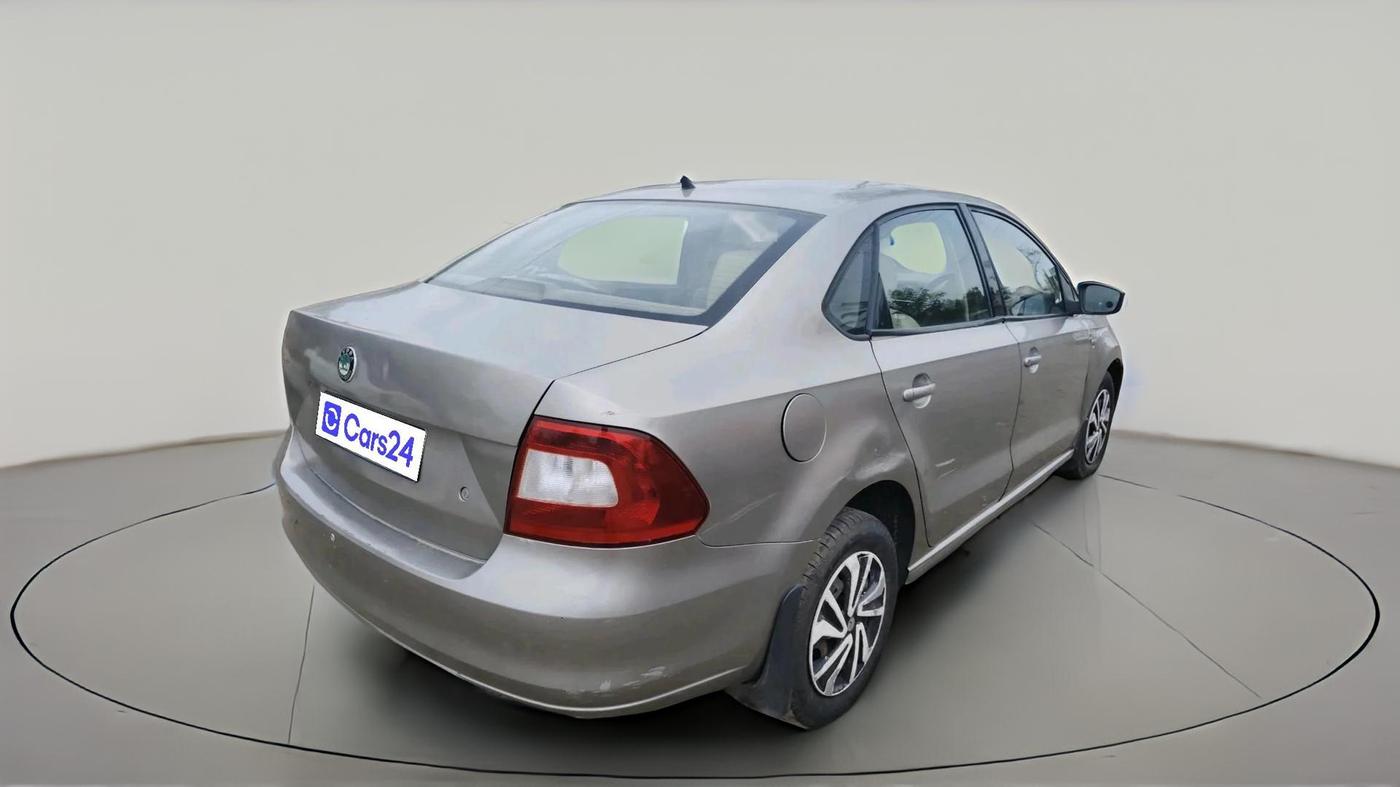 2012 Skoda Rapid AMBITION 1.6 TDI CR MT, Diesel, Manual, 1,24,266 km, exterior
