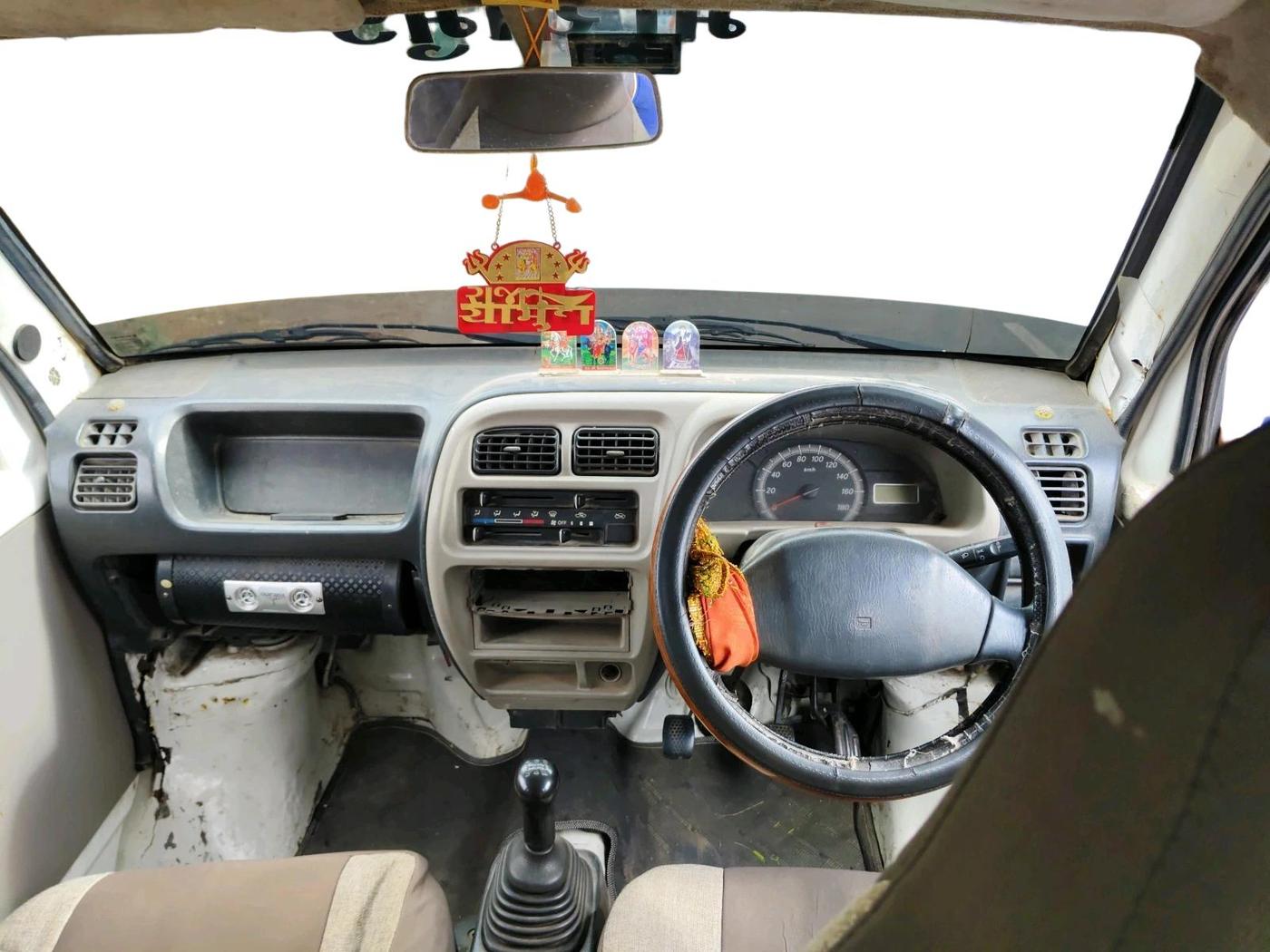2011 Maruti Eeco 7 STR, CNG, Manual, 4,10,262 km, interior