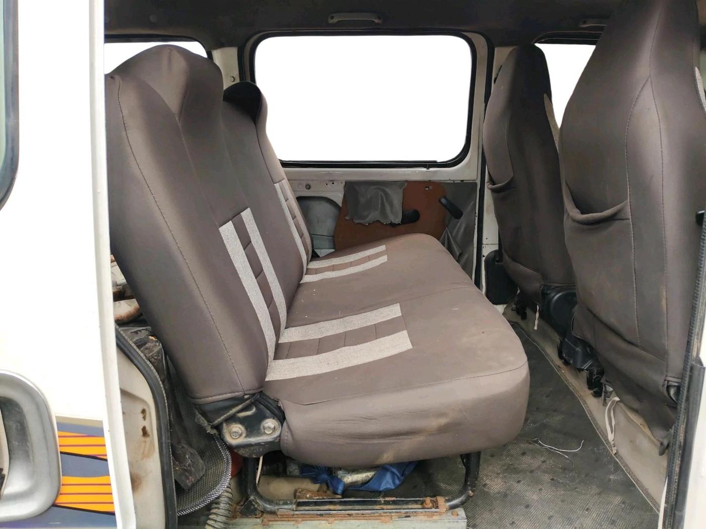2011 Maruti Eeco 7 STR, CNG, Manual, 4,10,262 km, interior