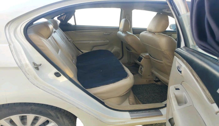 2018 Maruti Ciaz DELTA 1.5 SHVS MT PETROL, CNG, Manual, 1,17,642 km, interior