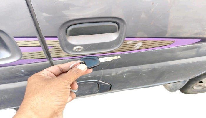 2016 Maruti Eeco 5 STR WITH A/C+HTR, CNG, Manual, 1,57,003 km, interior