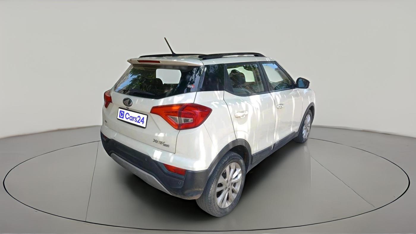 2020 Mahindra XUV300 W8 1.2 PETROL, Petrol, Manual, 1,13,245 km, exterior