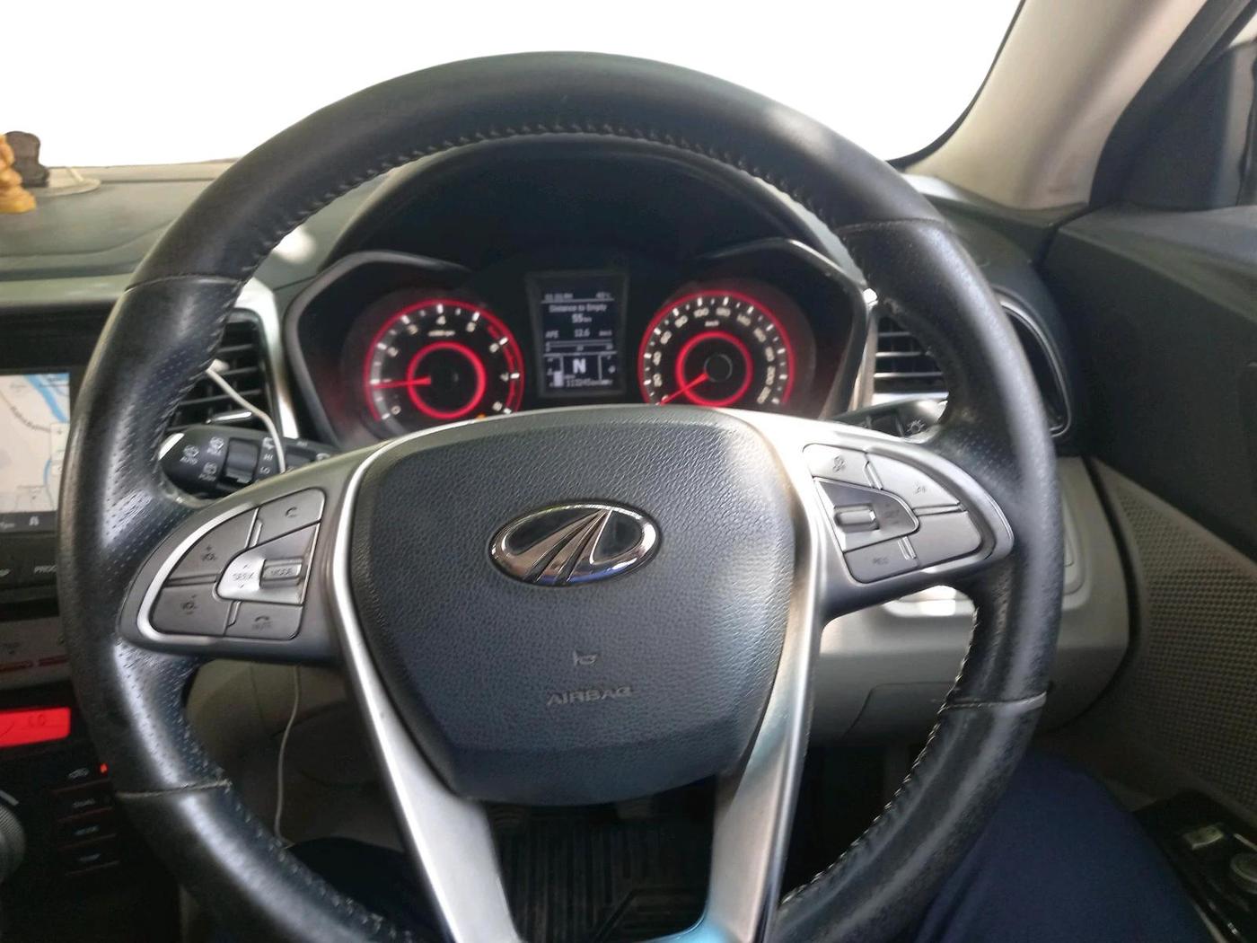 2020 Mahindra XUV300 W8 1.2 PETROL, Petrol, Manual, 1,13,245 km, interior