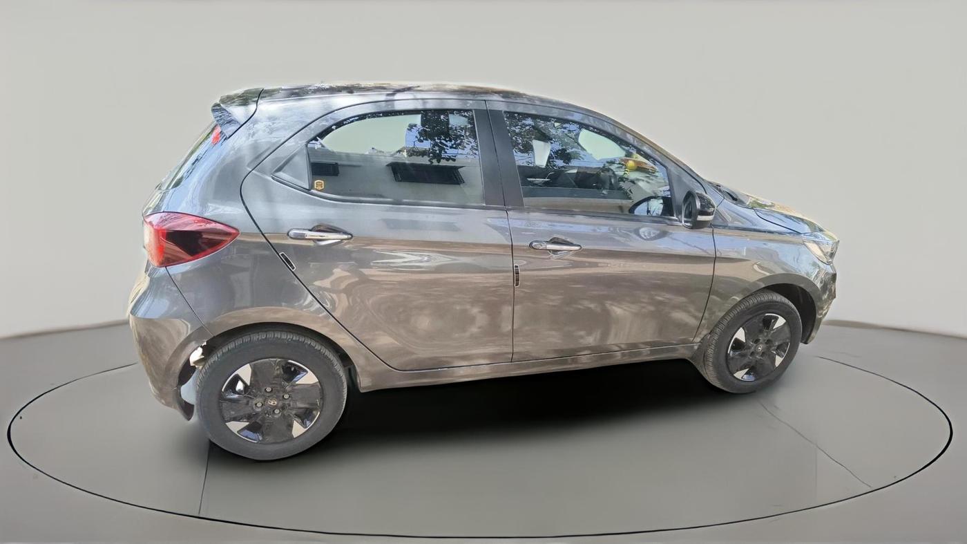 2025 Tata Tiago XZA iCNG, CNG, Automatic, 5,310 km, exterior