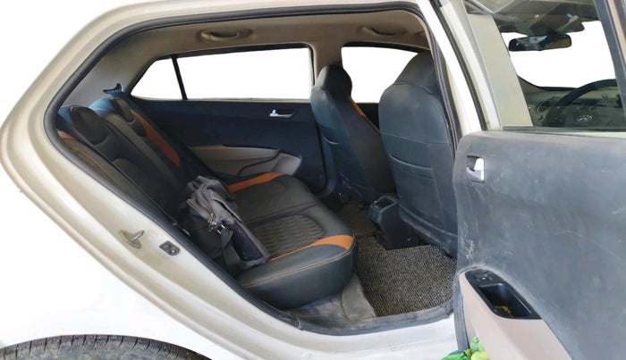 2017 Hyundai Grand i10 SPORTZ 1.2 KAPPA VTVT, CNG, Manual, 90,784 km, interior