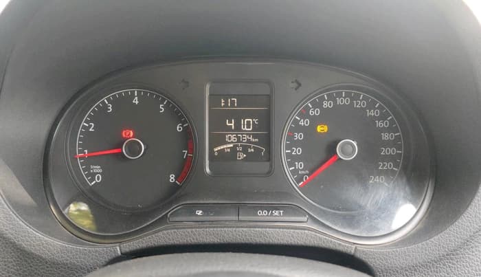 2016 Volkswagen Polo HIGHLINE1.2L, Petrol, Manual, 1,06,734 km, interior