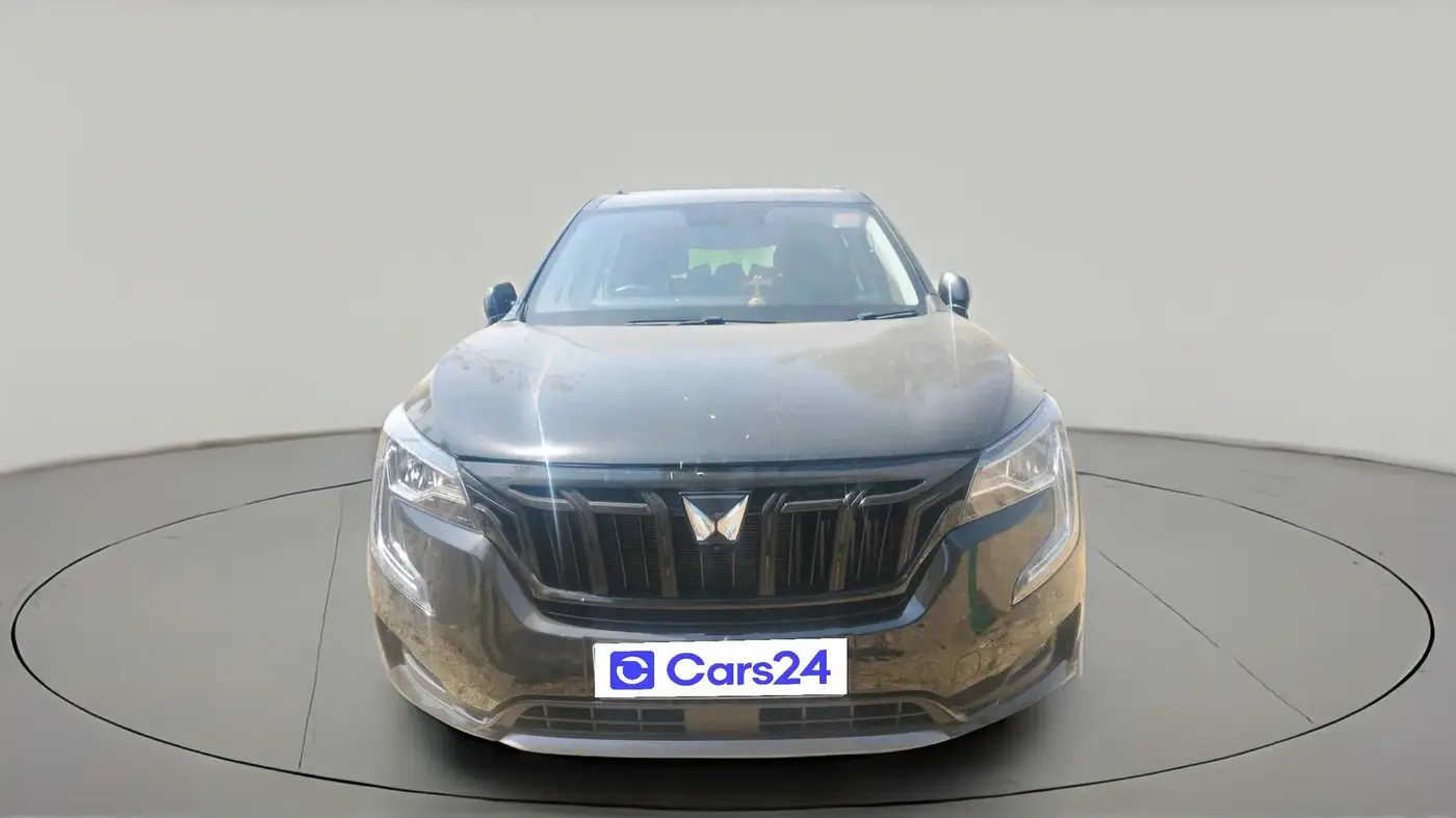 2025 Mahindra XUV700 AX 7 D AT 7 STR, Diesel, Automatic, 2,304 km, exterior