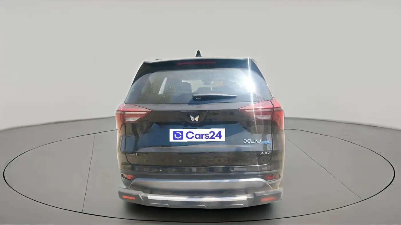 2025 Mahindra XUV700 AX 7 D AT 7 STR, Diesel, Automatic, 2,304 km, exterior