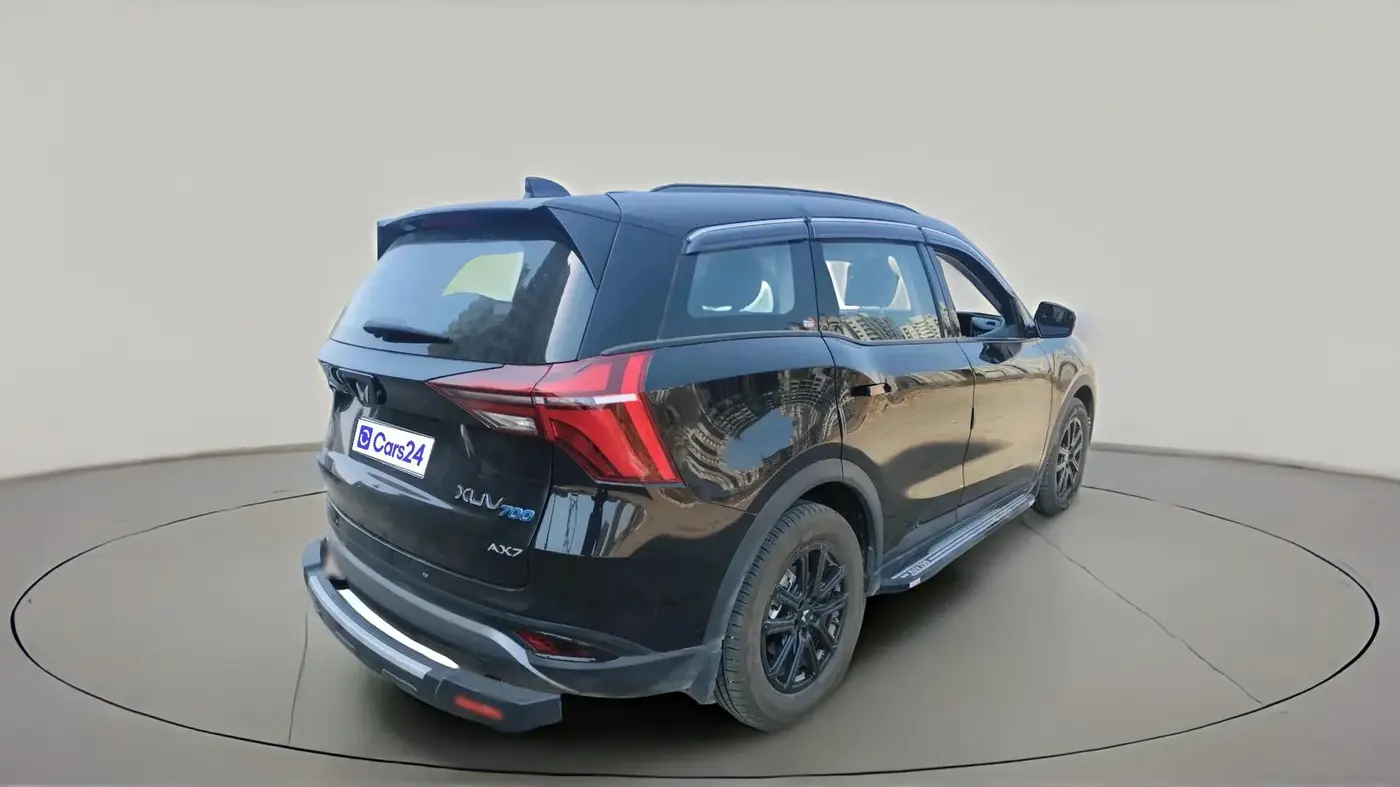 2025 Mahindra XUV700 AX 7 D AT 7 STR, Diesel, Automatic, 2,304 km, exterior