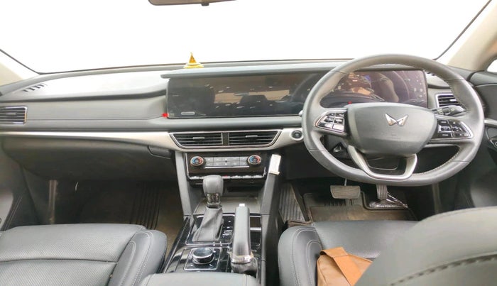 2025 Mahindra XUV700 AX 7 D AT 7 STR, Diesel, Automatic, 2,304 km, interior