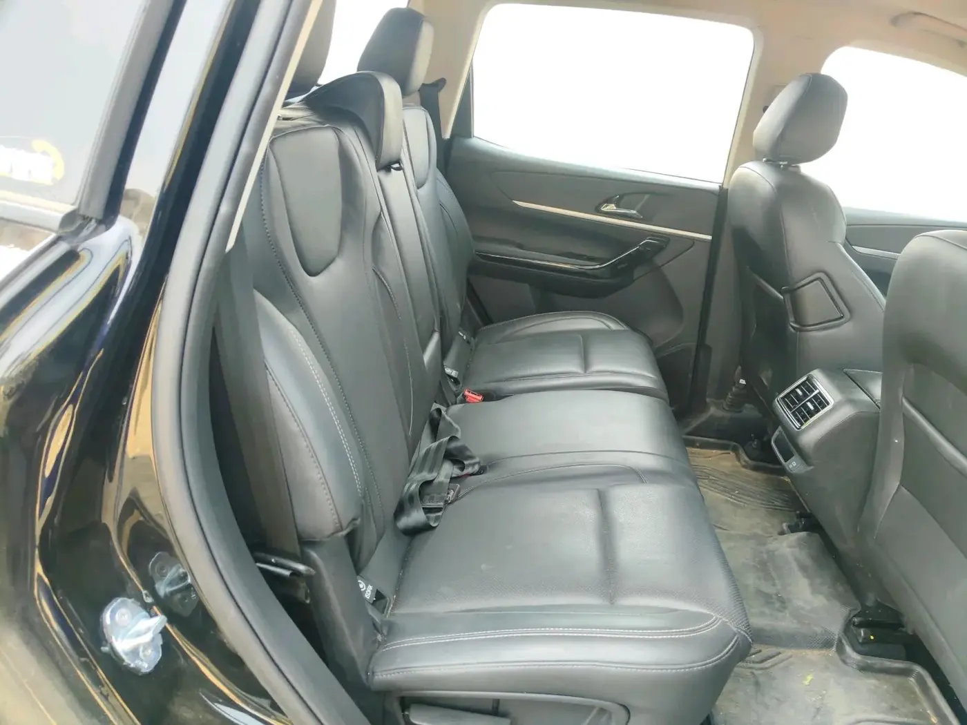 2025 Mahindra XUV700 AX 7 D AT 7 STR, Diesel, Automatic, 2,304 km, interior
