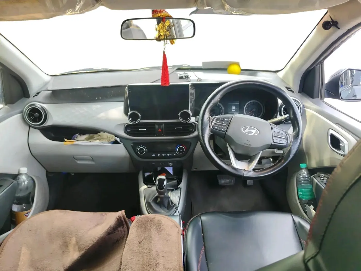 2024 Hyundai GRAND I10 NIOS SPORTZ AMT 1.2 KAPPA VTVT, CNG, Automatic, 90,392 km, interior