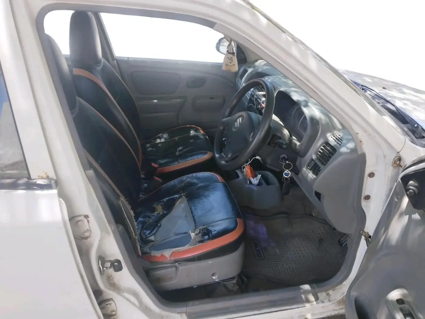 2011 Maruti Alto K10 VXI, CNG, Manual, 1,93,941 km, interior
