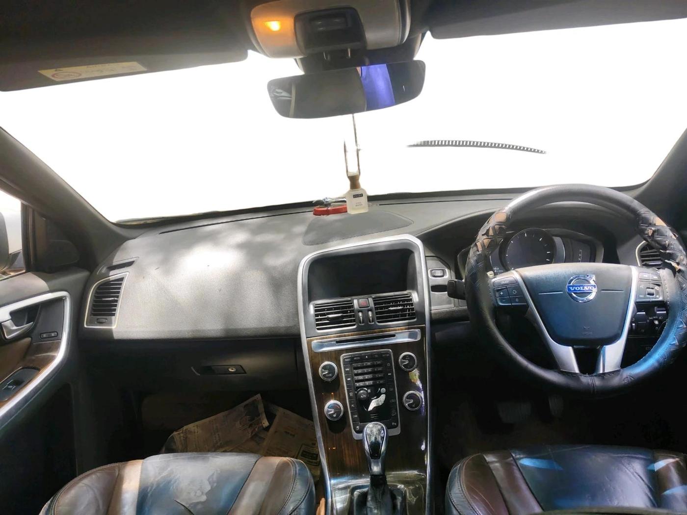 2014 Volvo XC 60 D5 SUMMUM, Diesel, Automatic, 1,05,925 km, interior