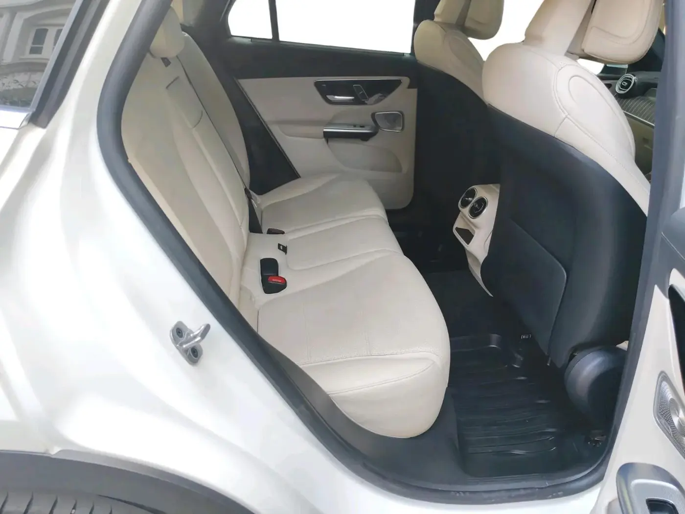 2024 Mercedes Benz GLC CLASS 220d 4MATIC, Diesel, Automatic, 7,066 km, interior