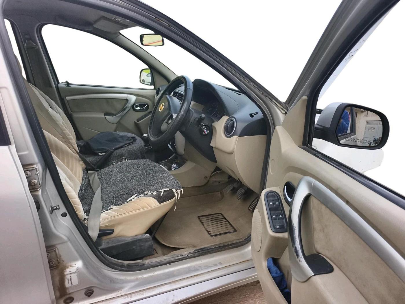 2014 Nissan Terrano XL D PLUS, Diesel, Manual, 1,26,915 km, interior