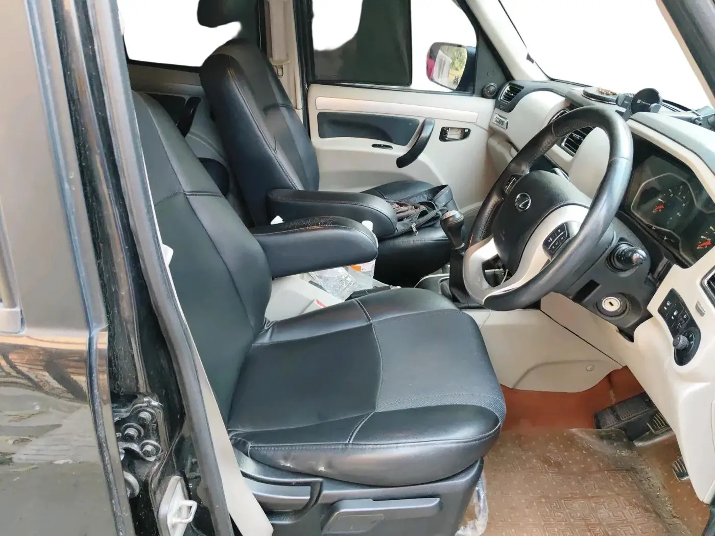 2022 Mahindra Scorpio S11 2WD, Diesel, Manual, 1,00,469 km, interior