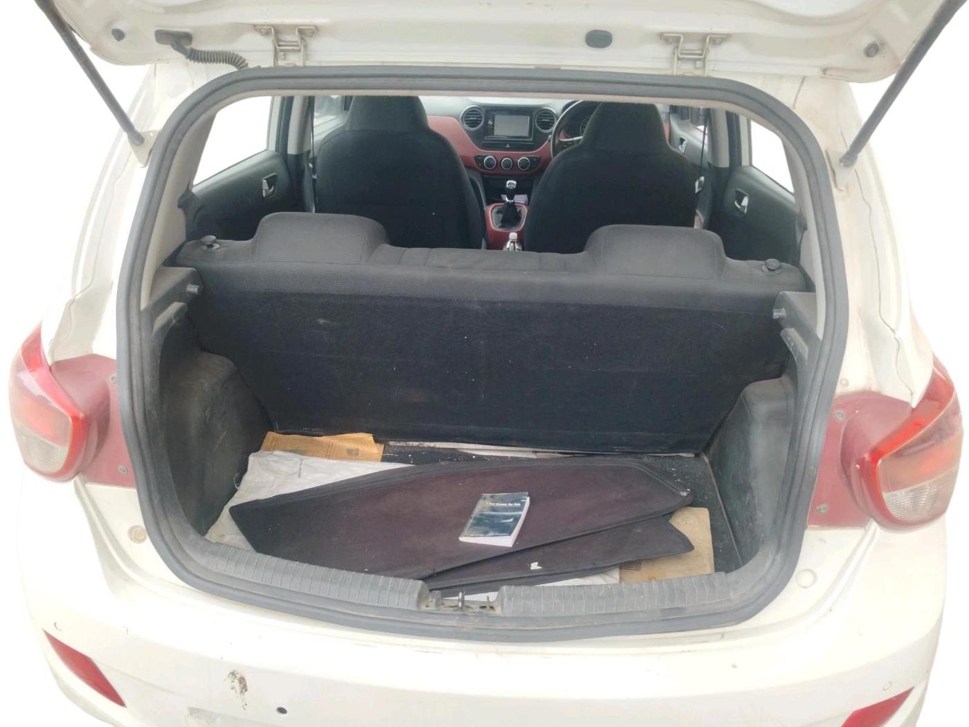 2016 Hyundai Grand i10 SPORTZ 1.2 KAPPA VTVT, Petrol, Manual, 1,10,888 km, exterior
