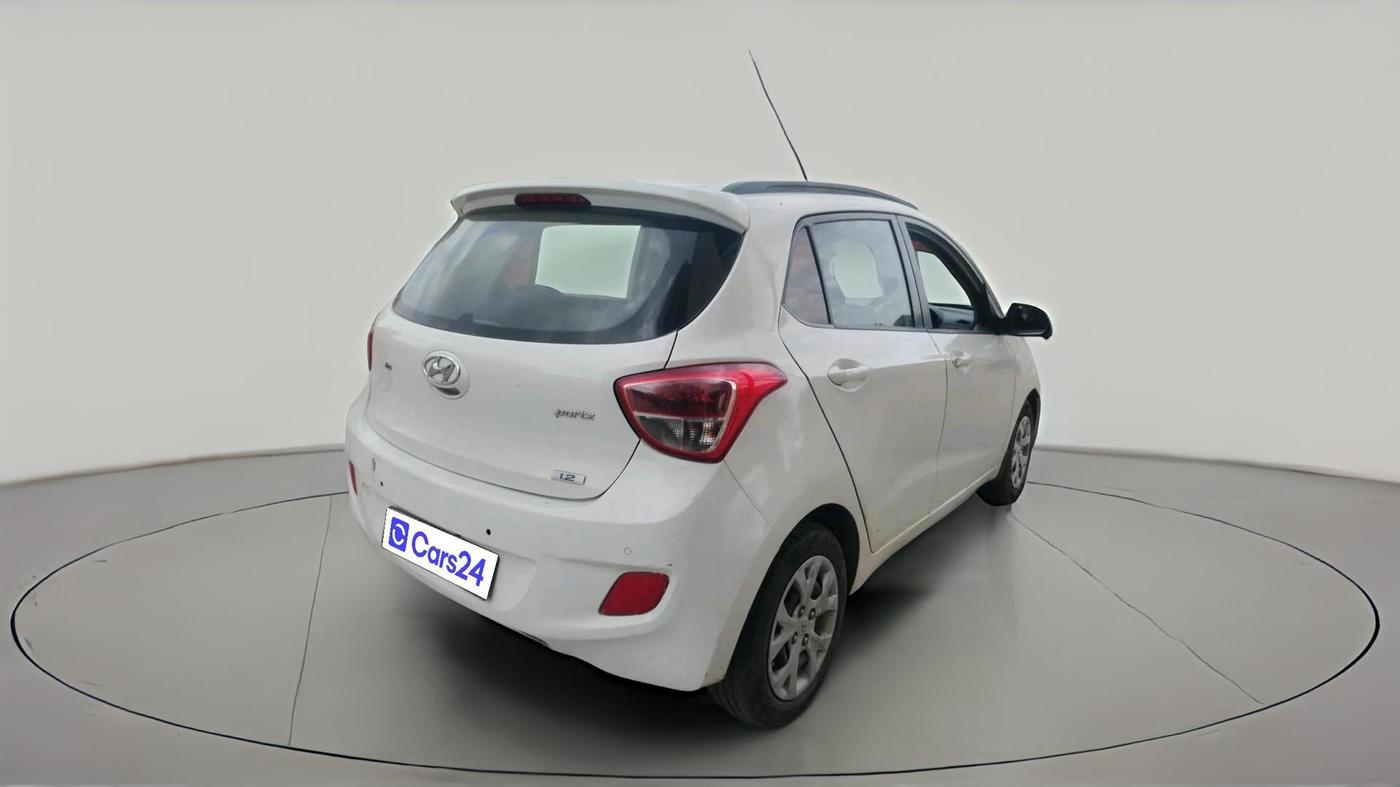 2016 Hyundai Grand i10 SPORTZ 1.2 KAPPA VTVT, Petrol, Manual, 1,10,888 km, exterior