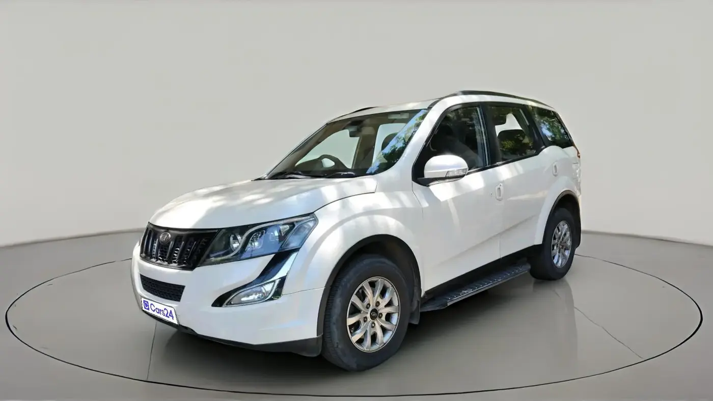 2017 Mahindra XUV500 W9, Diesel, Manual, 1,01,285 km, exterior