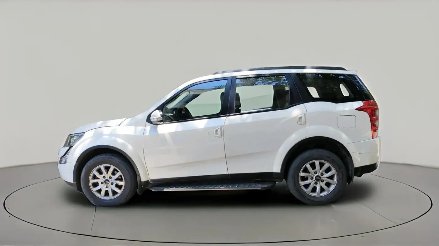 2017 Mahindra XUV500 W9, Diesel, Manual, 1,01,285 km, exterior