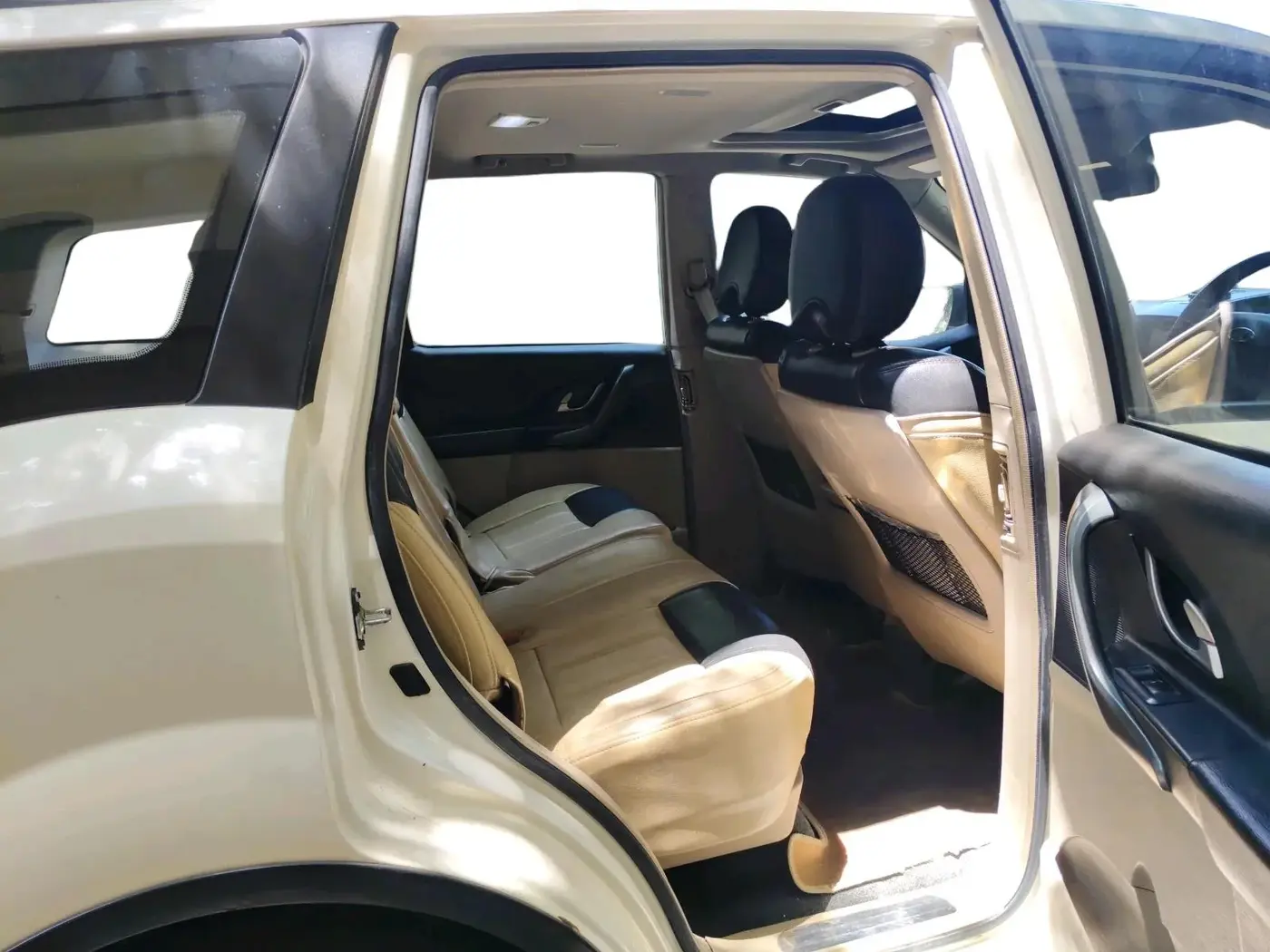 2017 Mahindra XUV500 W9, Diesel, Manual, 1,01,285 km, interior