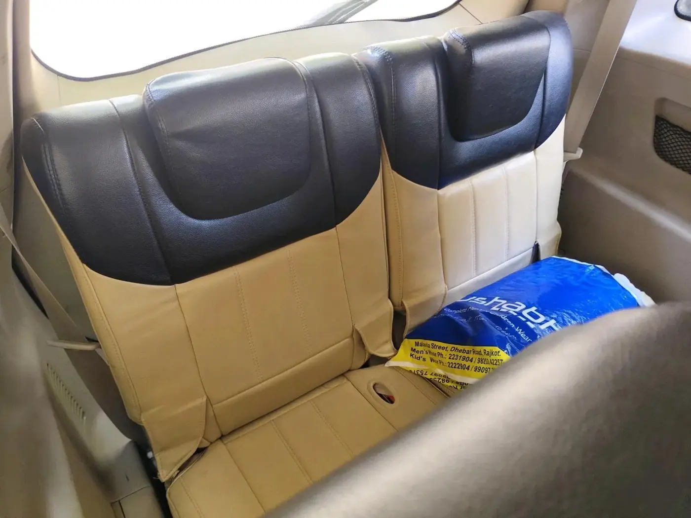 2017 Mahindra XUV500 W9, Diesel, Manual, 1,01,285 km, interior