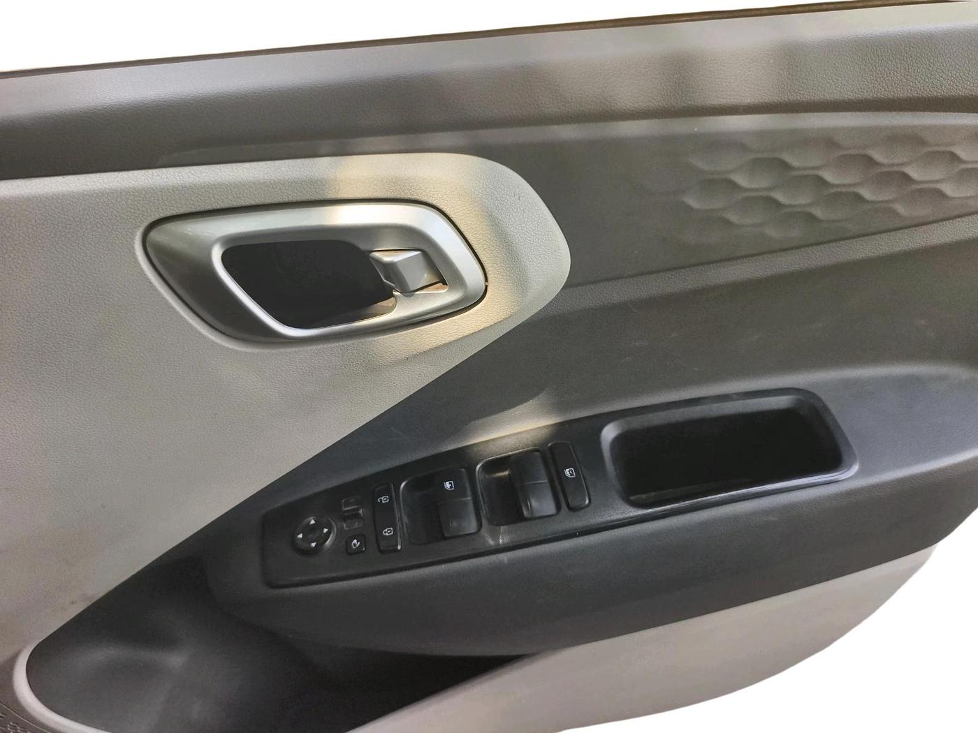 2023 Hyundai AURA SX 1.2 CNG, CNG, Manual, 74,671 km, interior