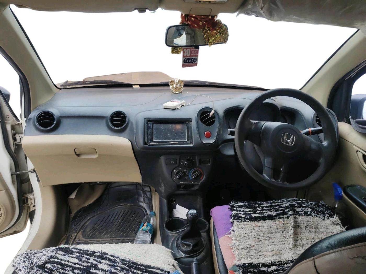 2014 Honda Mobilio 1.5L I-DTEC E, Diesel, Manual, 2,07,151 km, interior