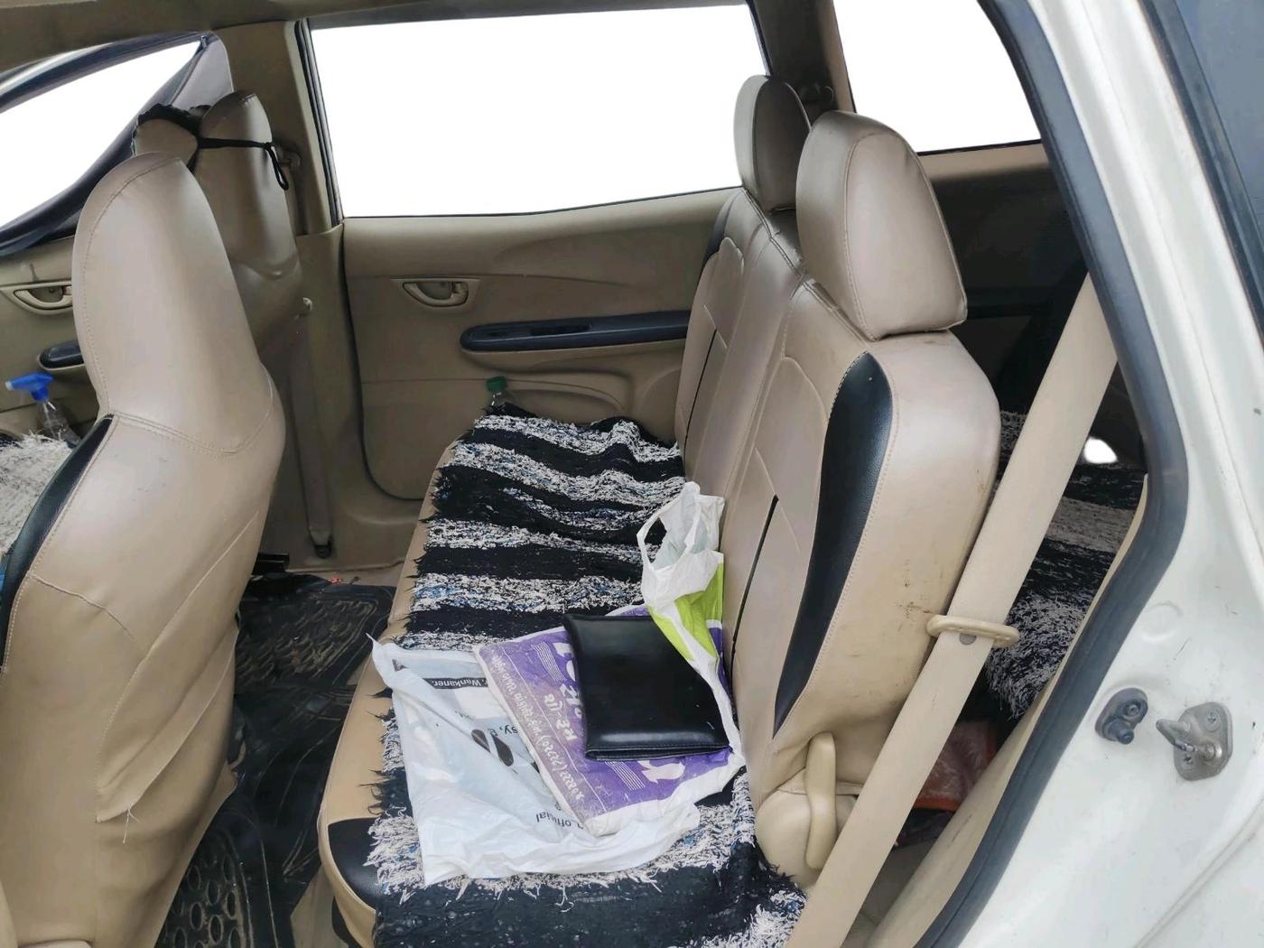 2014 Honda Mobilio 1.5L I-DTEC E, Diesel, Manual, 2,07,151 km, interior