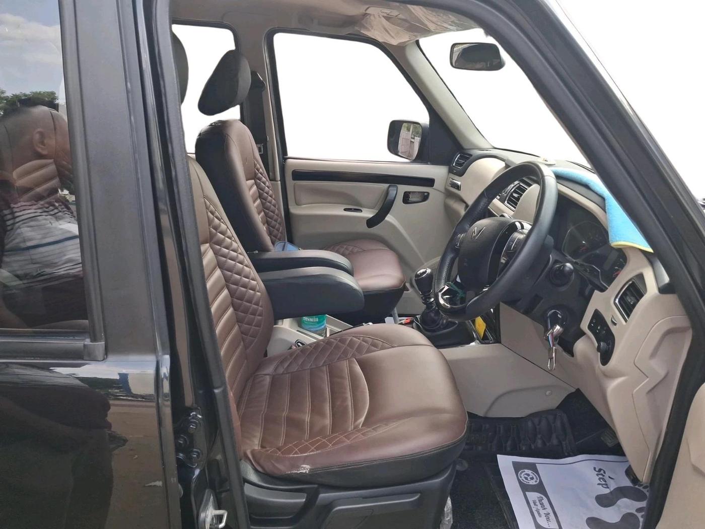 2023 Mahindra SCORPIO CLASSIC S11 7STR, Diesel, Manual, 48,957 km, interior