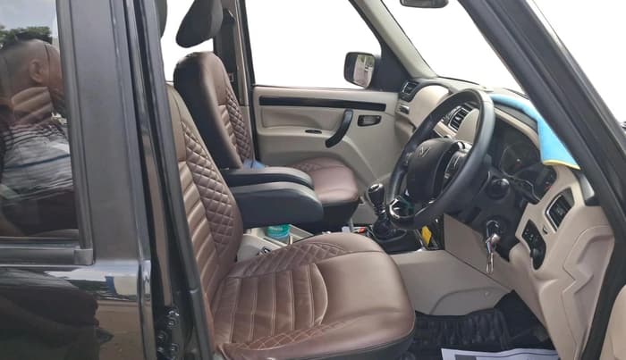 2023 Mahindra SCORPIO CLASSIC S11 7STR, Diesel, Manual, 48,957 km, interior