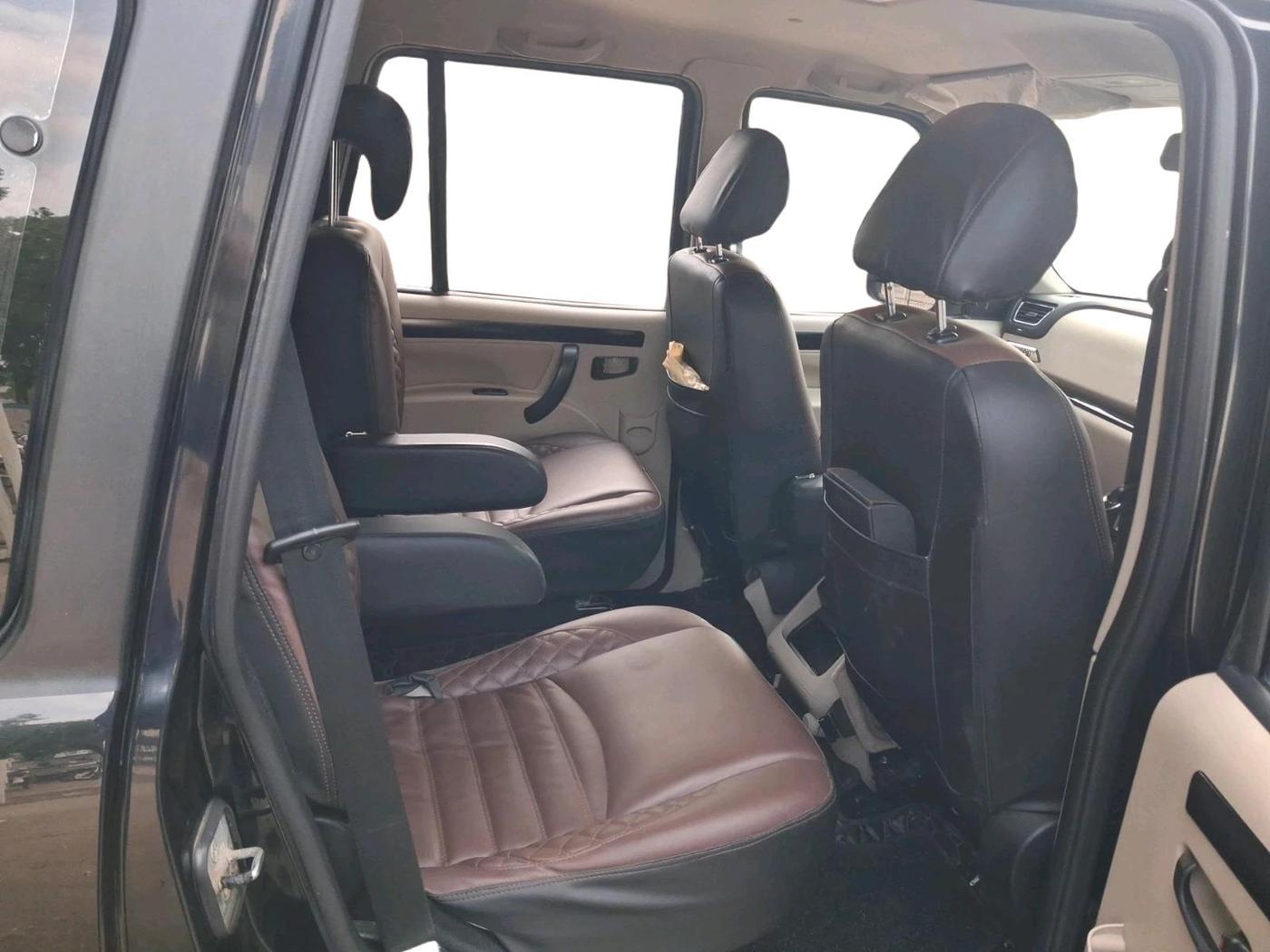 2023 Mahindra SCORPIO CLASSIC S11 7STR, Diesel, Manual, 48,957 km, interior