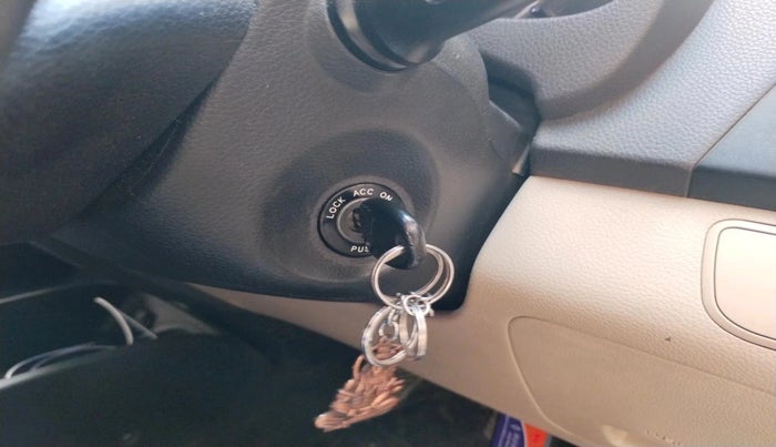 2014 Hyundai Eon 1.0 MAGNA +, Petrol, Manual, 1,24,436 km, interior