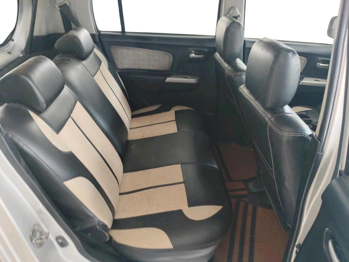 2013 Maruti Wagon R 1.0 VXI, Petrol, Manual, 1,10,332 km, interior