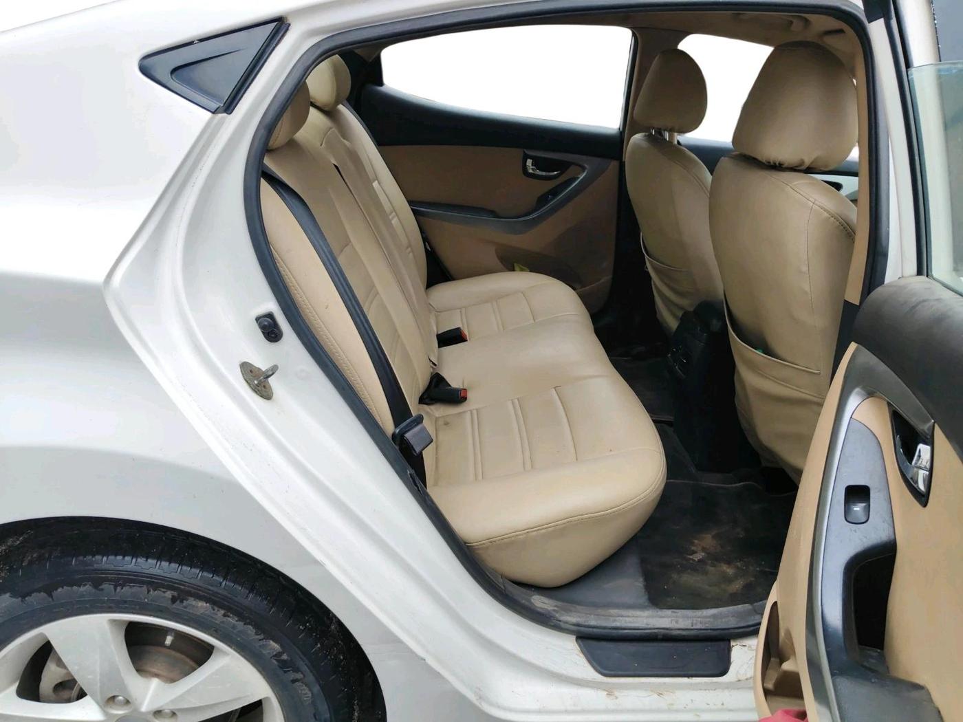 2012 Hyundai New Elantra 1.6 CRDI, Diesel, Manual, 59,453 km, interior