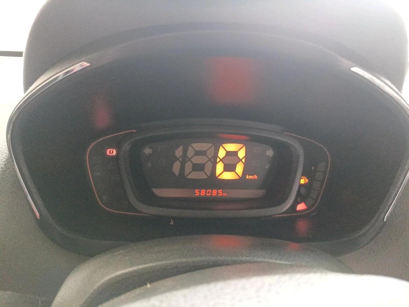 2018 Renault Kwid RXT 1.0 (O), CNG, Manual, 58,085 km, interior