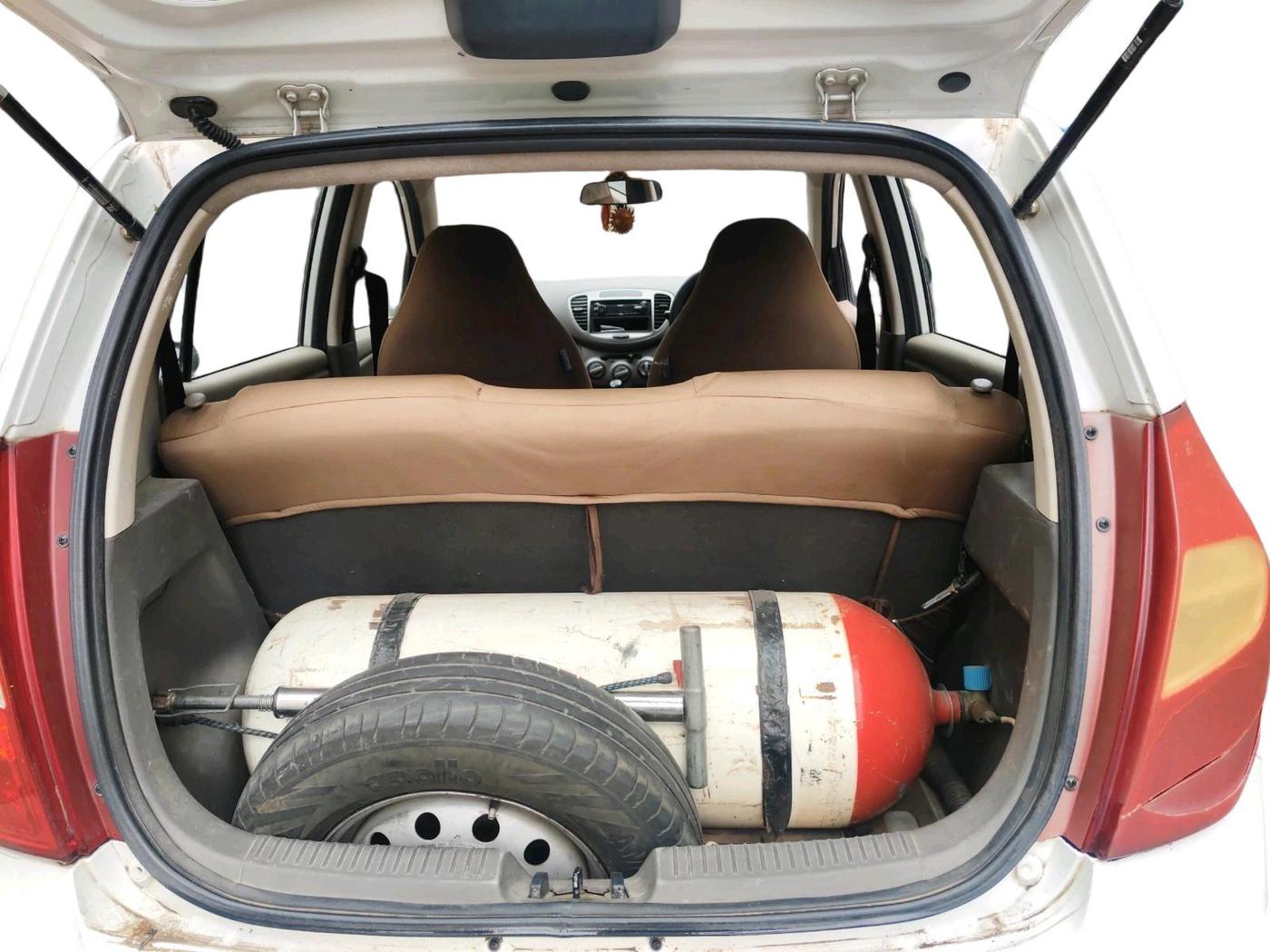 2015 Hyundai i10 MAGNA 1.1, CNG, Manual, 2,17,245 km, exterior