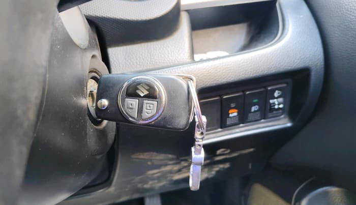 2013 Maruti Swift VXI, Petrol, Manual, 84,052 km, interior