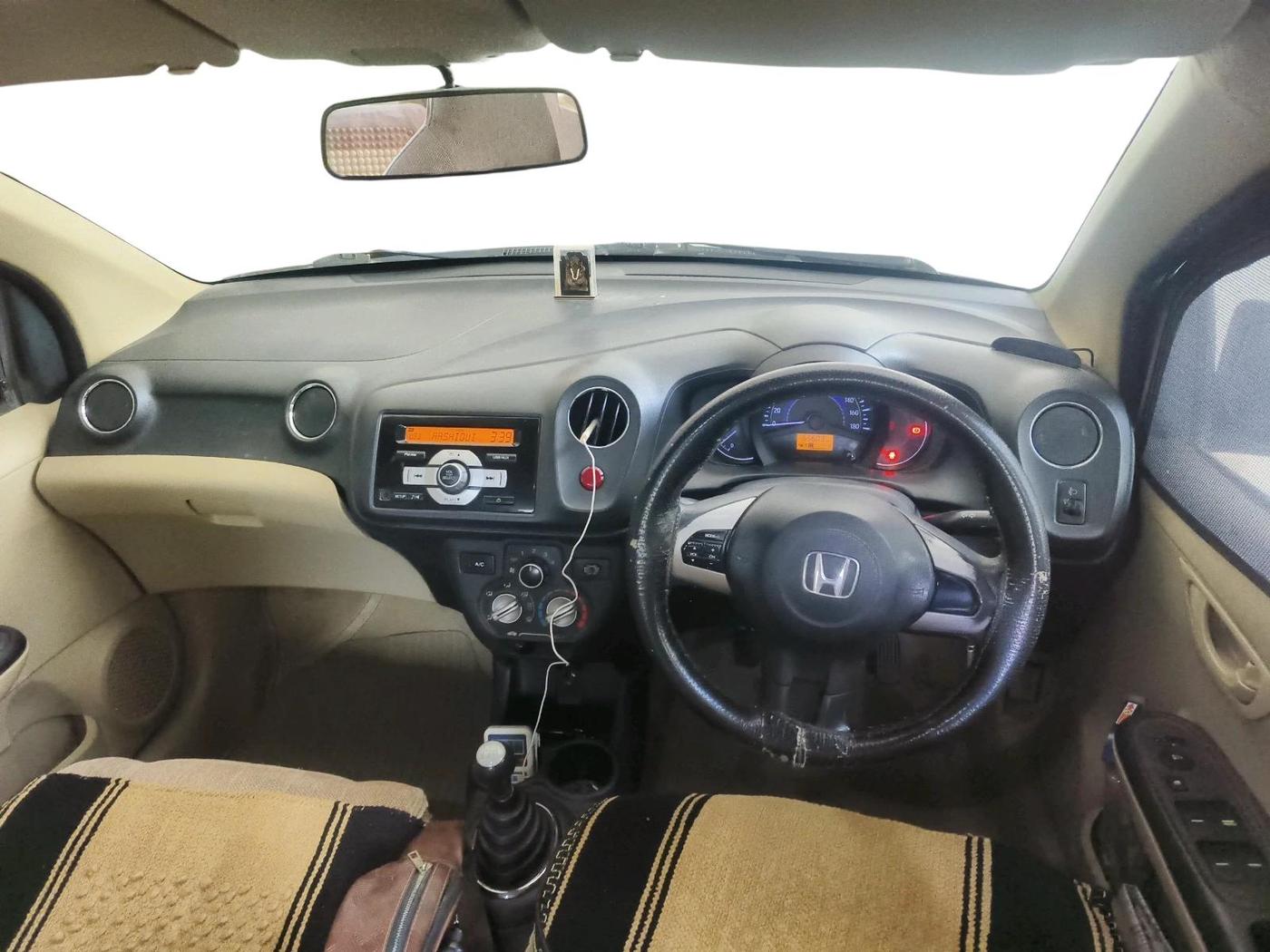 2015 Honda Amaze 1.5L I-DTEC S, Diesel, Manual, 1,65,603 km, interior