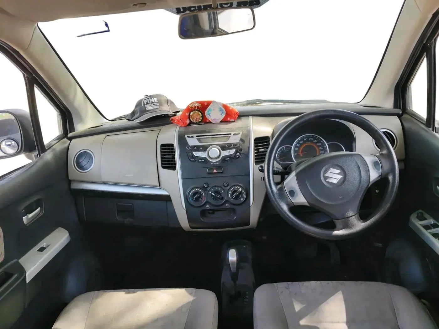 2016 Maruti Wagon R 1.0 VXI AMT, CNG, Automatic, 1,04,269 km, interior