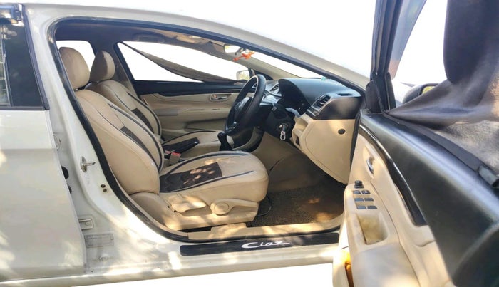 2017 Maruti Ciaz DELTA DIESEL 1.3, Diesel, Manual, 97,644 km, interior