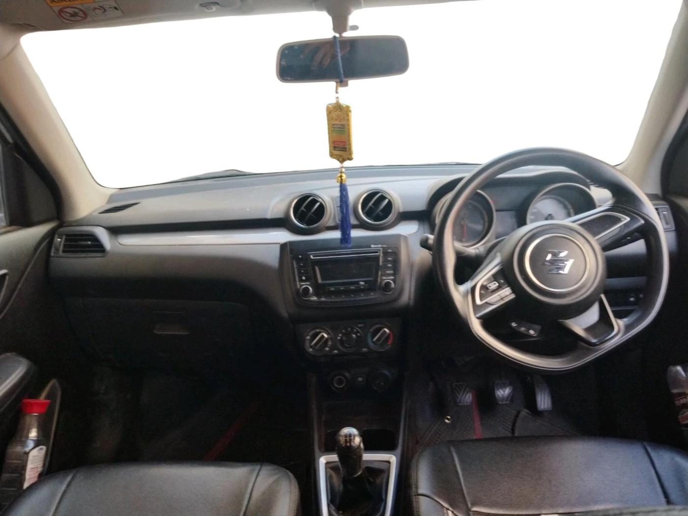 2018 Maruti Swift VXI, CNG, Manual, 88,391 km, interior