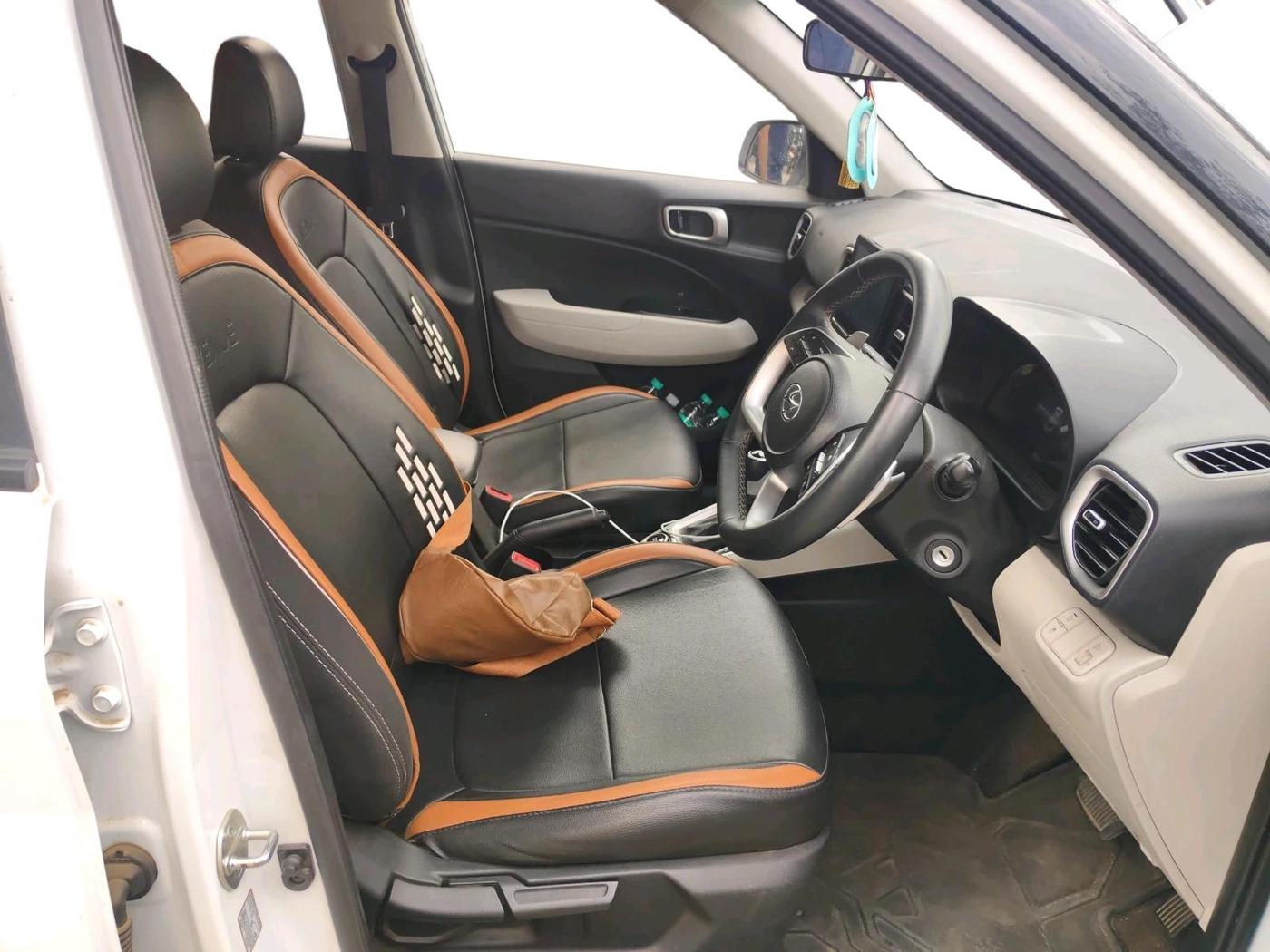 2023 Hyundai VENUE S (O) 1.0 Turbo Petrol DCT, Petrol, Automatic, 15,929 km, interior