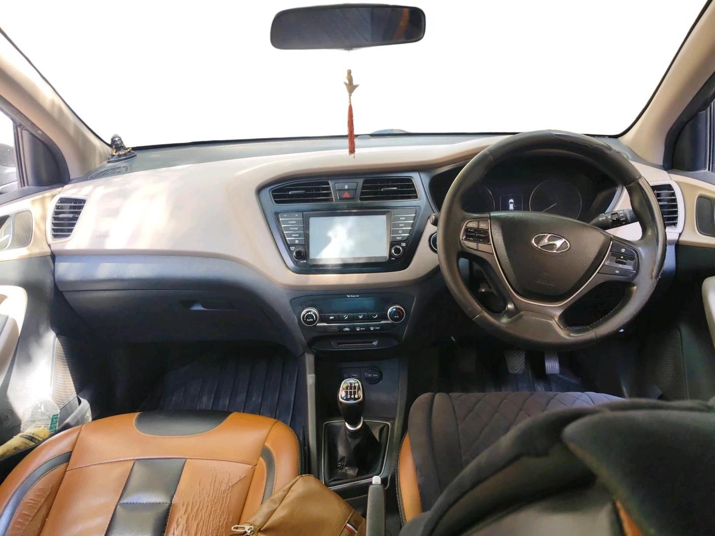 2017 Hyundai Elite i20 ASTA 1.4 CRDI (O), Diesel, Manual, 1,92,011 km, interior