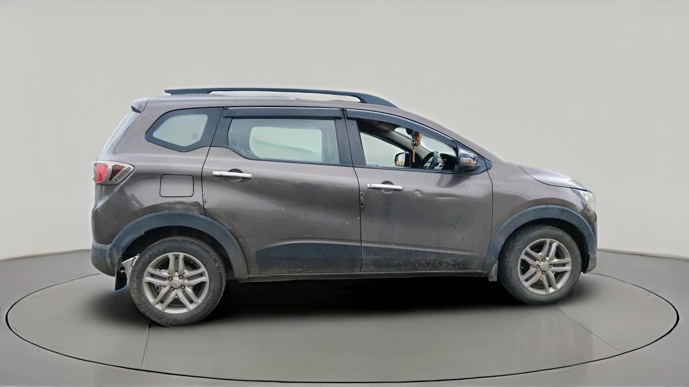 2022 Renault TRIBER RXZ, Petrol, Manual, 99,316 km, exterior