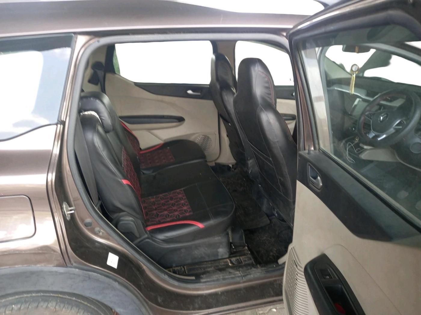 2022 Renault TRIBER RXZ, Petrol, Manual, 99,316 km, interior